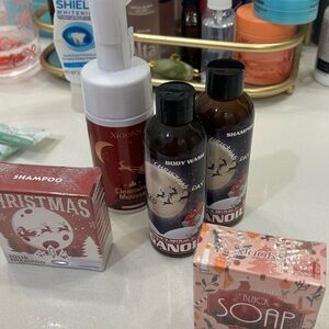 Cleansing Mousse and Shampoo Set - Red and Black